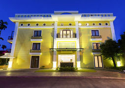 Pho Hoi Riverside Resort