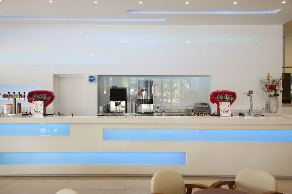 Hotel Bar