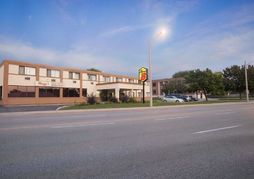 Super 8 by Wyndham Sarnia ON