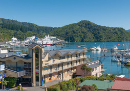 Picton Beachcomber Inn