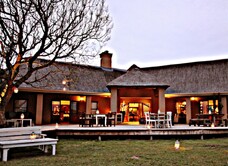Amakhala Game Reserve - Hlosi Game Lodge
