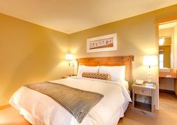 Kingfisher Oceanside Resort and Spa