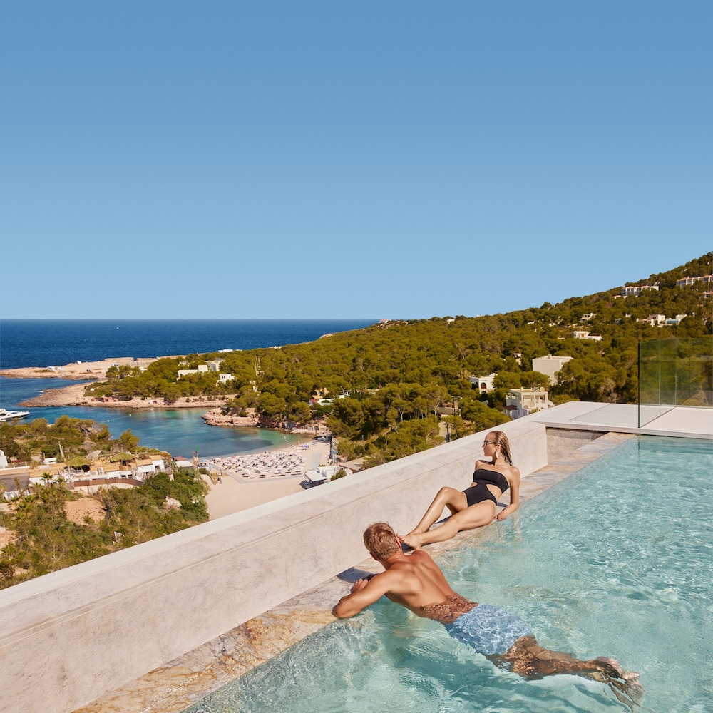 Rooftop pool