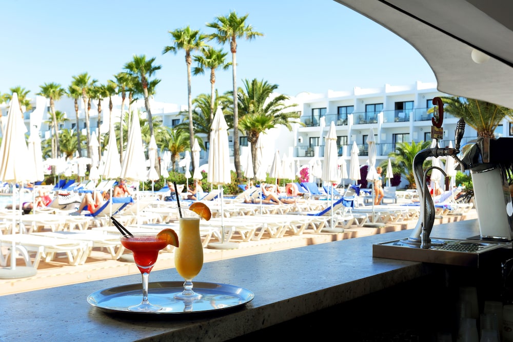 Poolside Bar