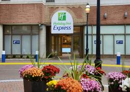 Holiday Inn Express Toronto - Downtown by IHG