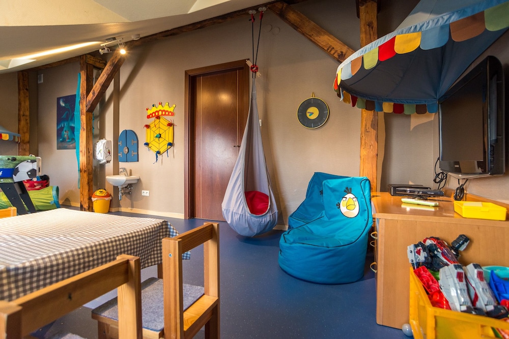 Childrens Play Area - Indoor