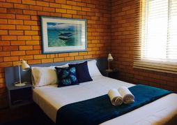 Bosuns Inn Motel