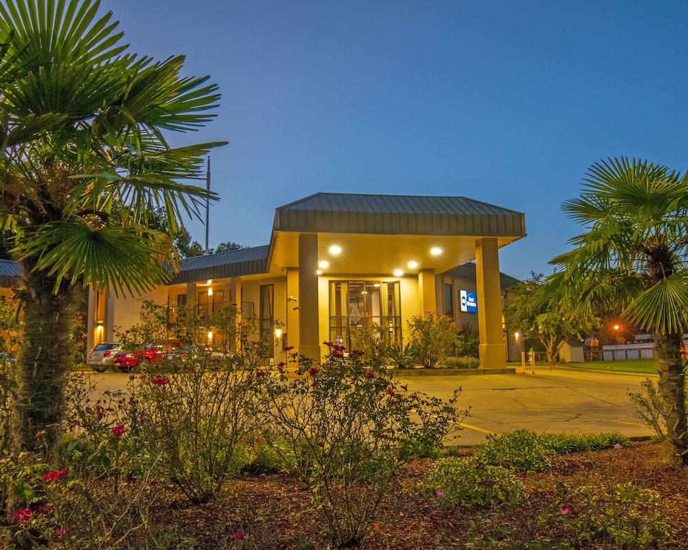 Hotel Front - Evening/Night