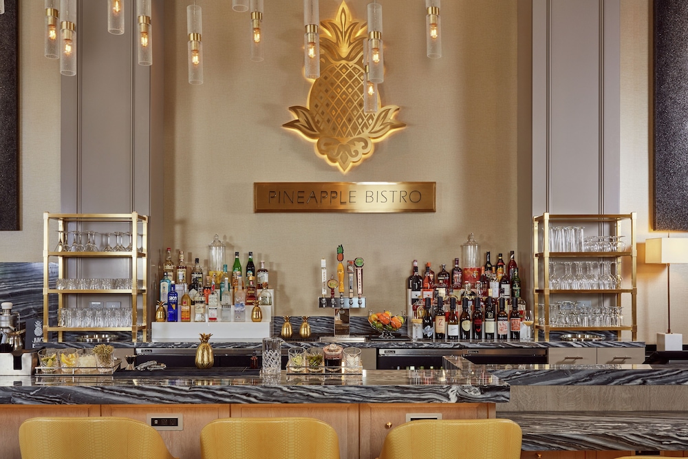 Hotel Bar