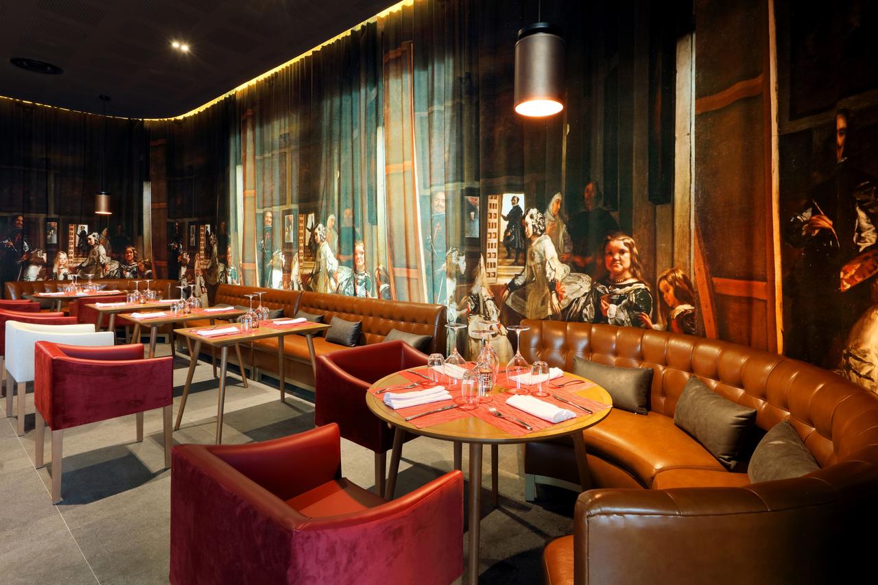 Bars & Restaurants