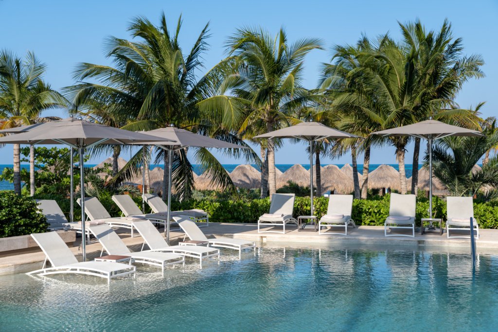 ATELIER PLAYA MUJERES