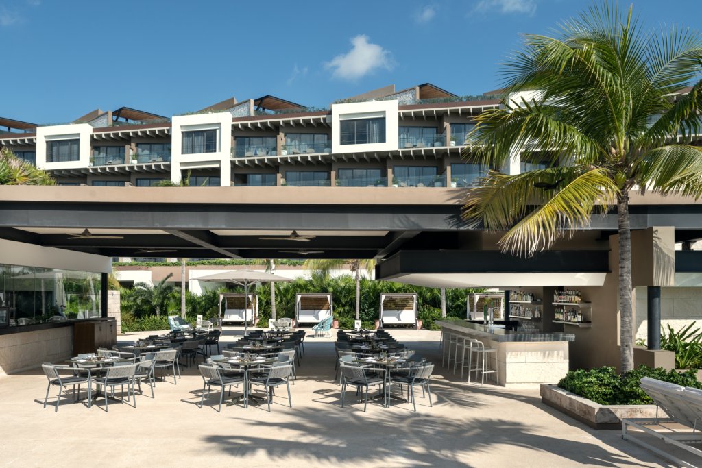 ATELIER PLAYA MUJERES