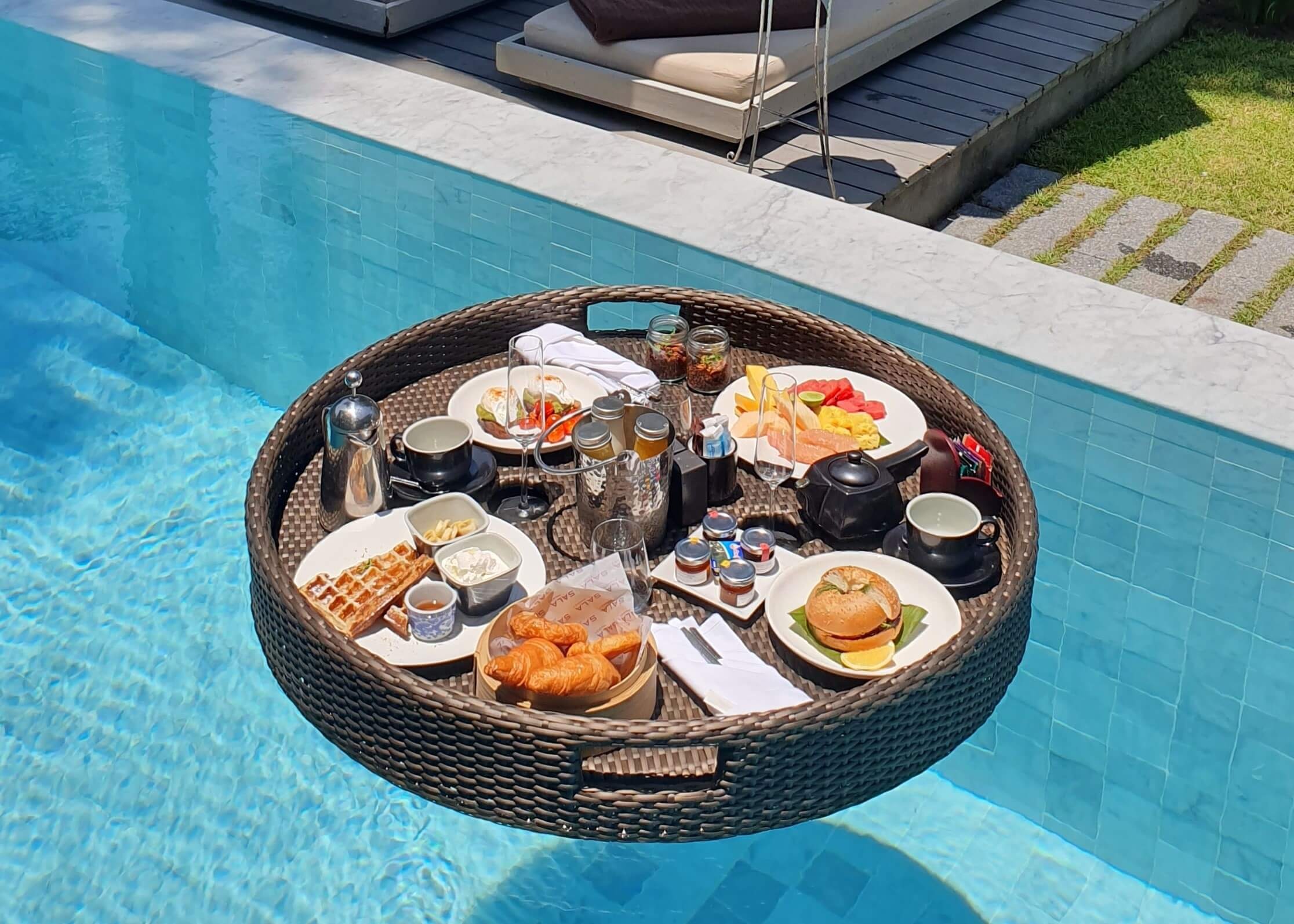 Floating Breakfast