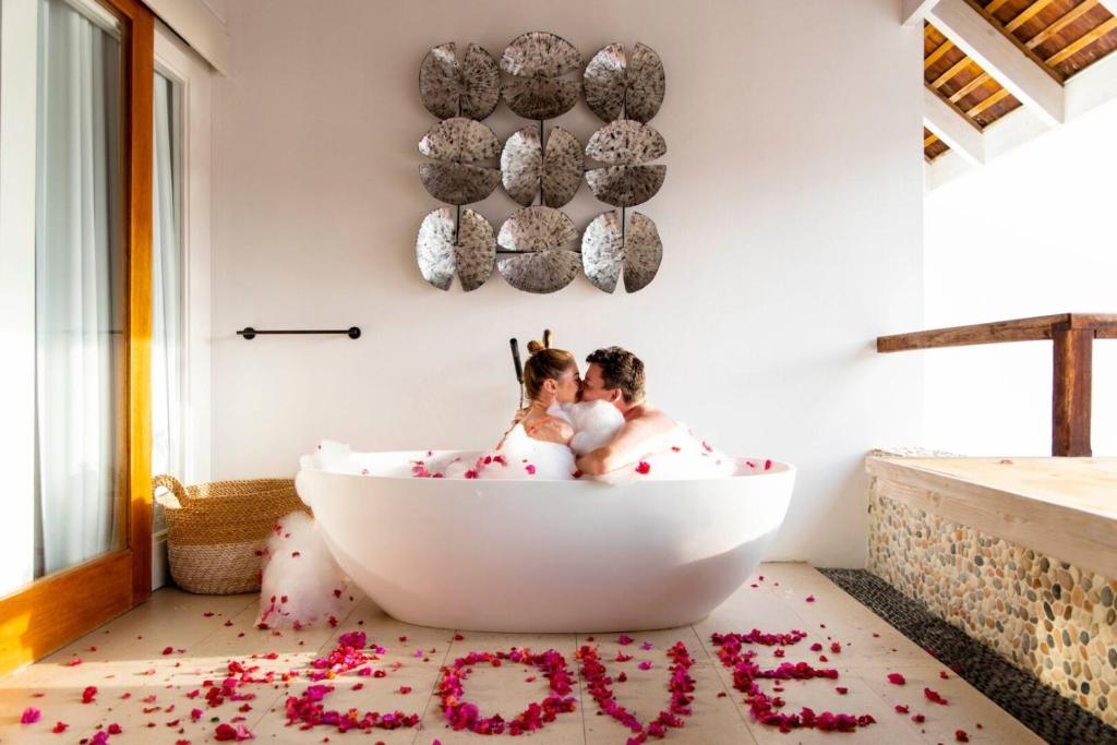 The Escape at Nonsuch Bay