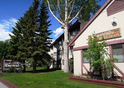 Peaks Hotel and Suites