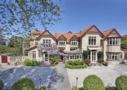Eliza's Manor Boutique Hotel