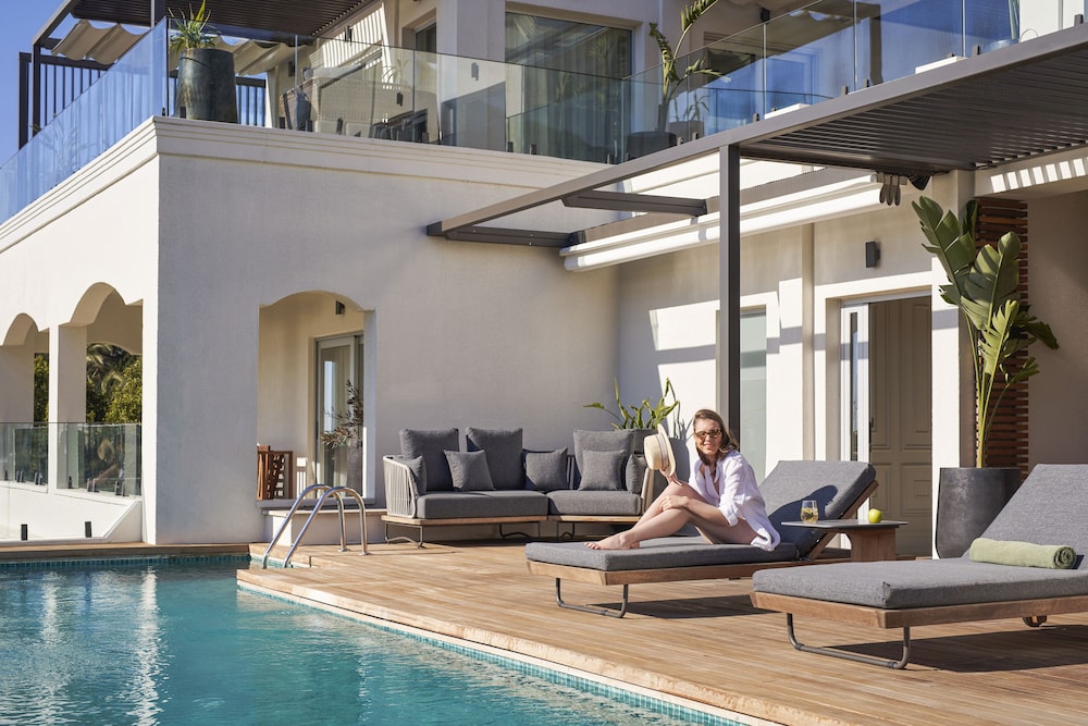 Rooftop pool