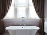 Deep soaking bathtub