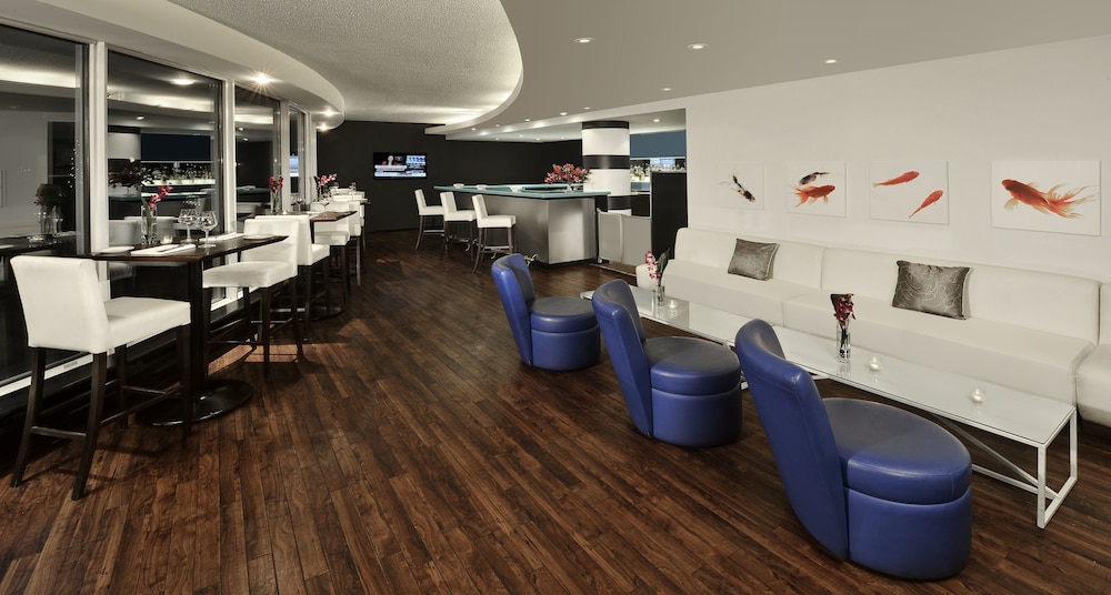 Hotel Lounge