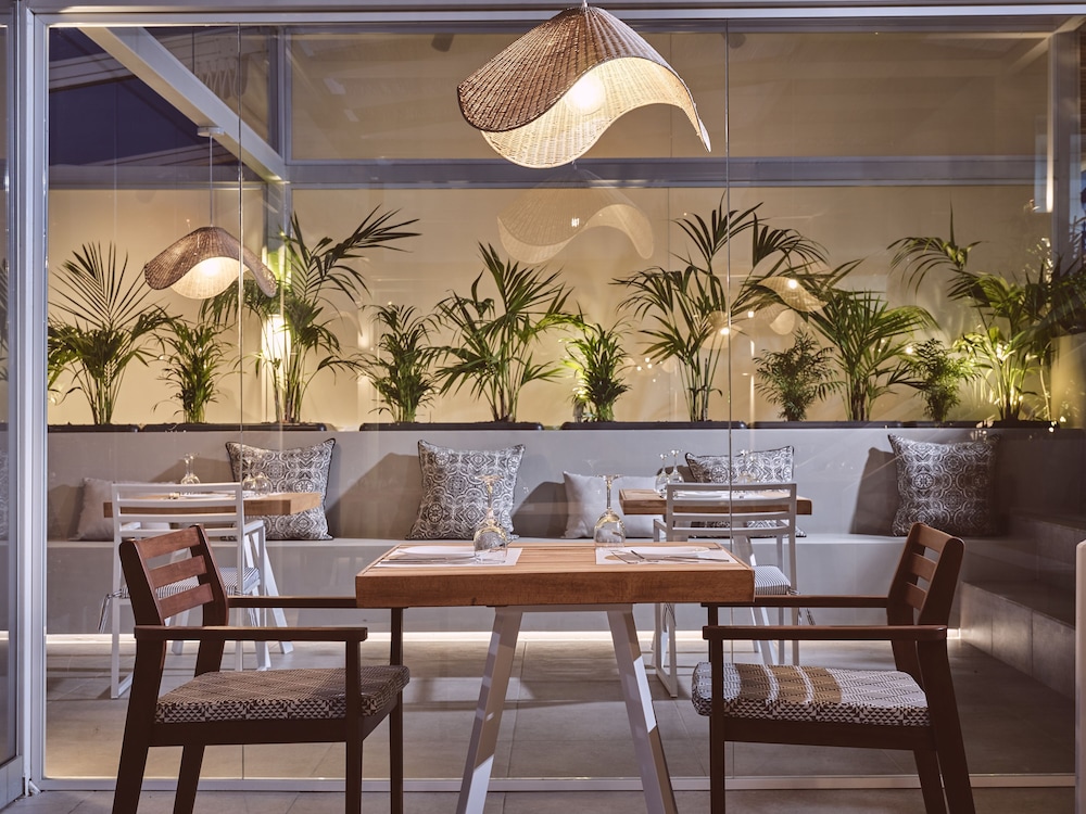 Hotel Bar