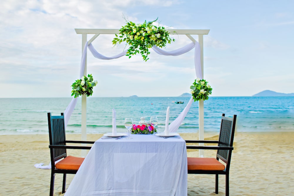 Couples Dining