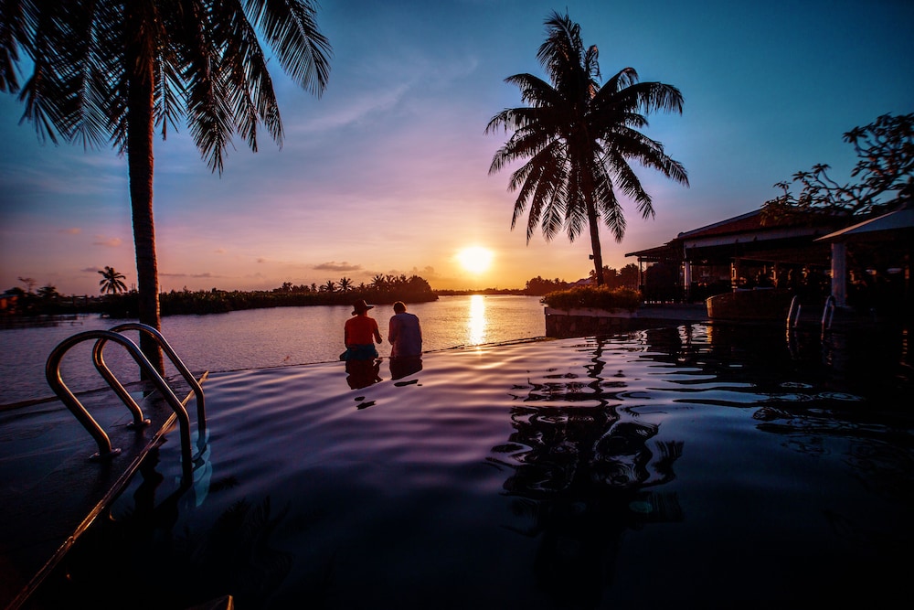 Infinity Pool