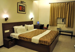 Hotel Crystal Retreat