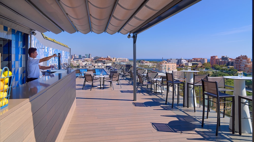 Poolside Bar