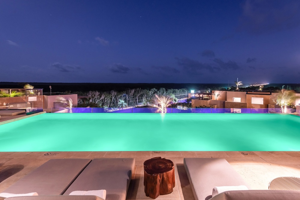 Rooftop pool