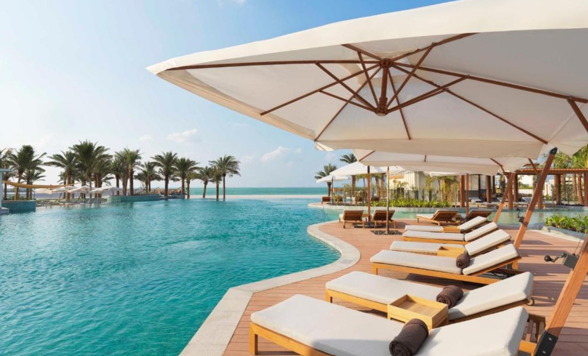 Pool and sunloungers