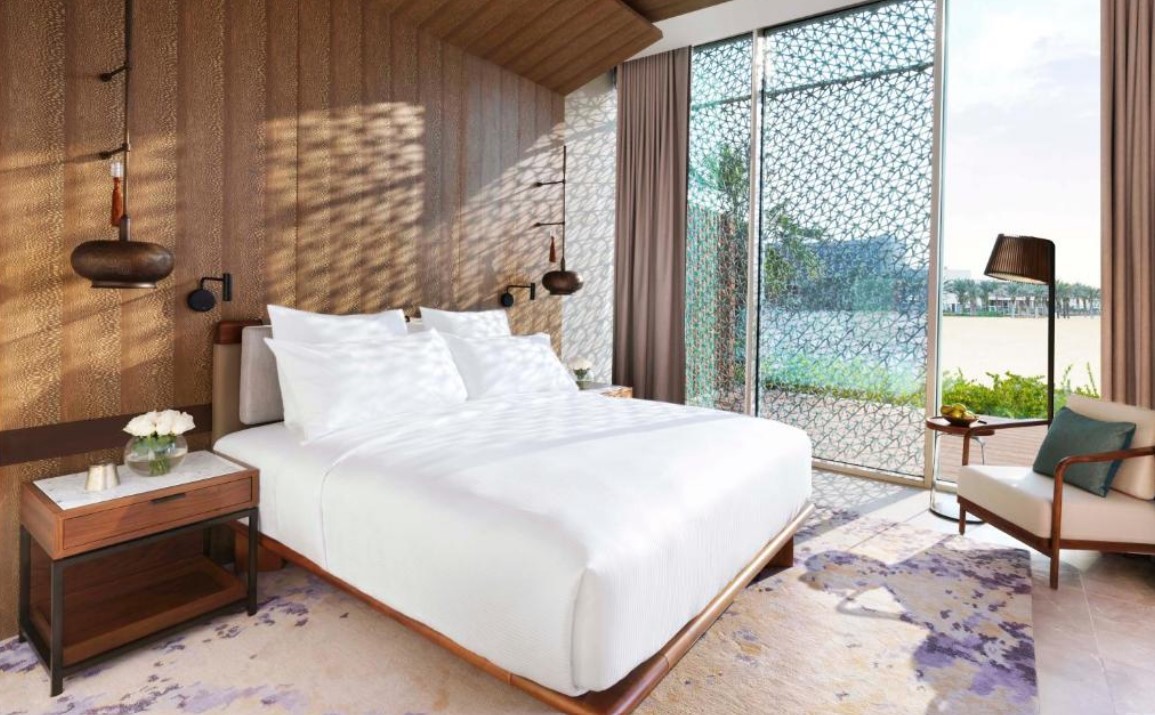 Beachfront Villa with private pool - bedroom
