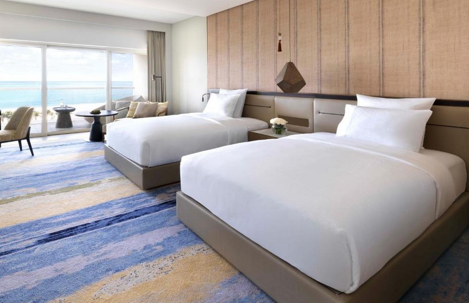 Classic sea view room - queen beds