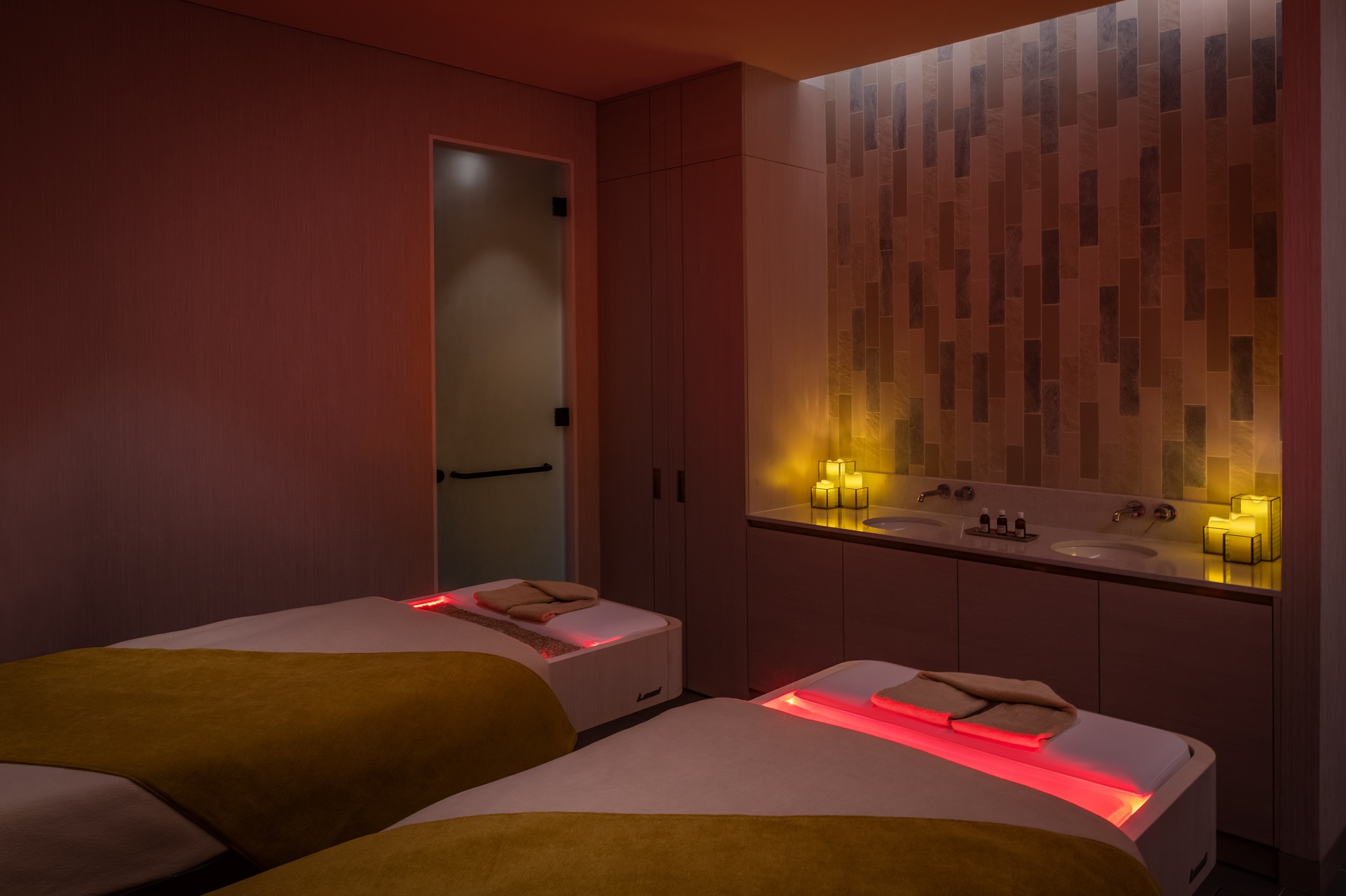 Spa - couples treatment room