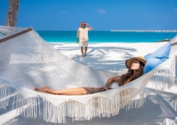 OBLU SELECT Lobigili