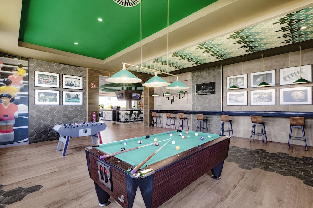 Sports bar