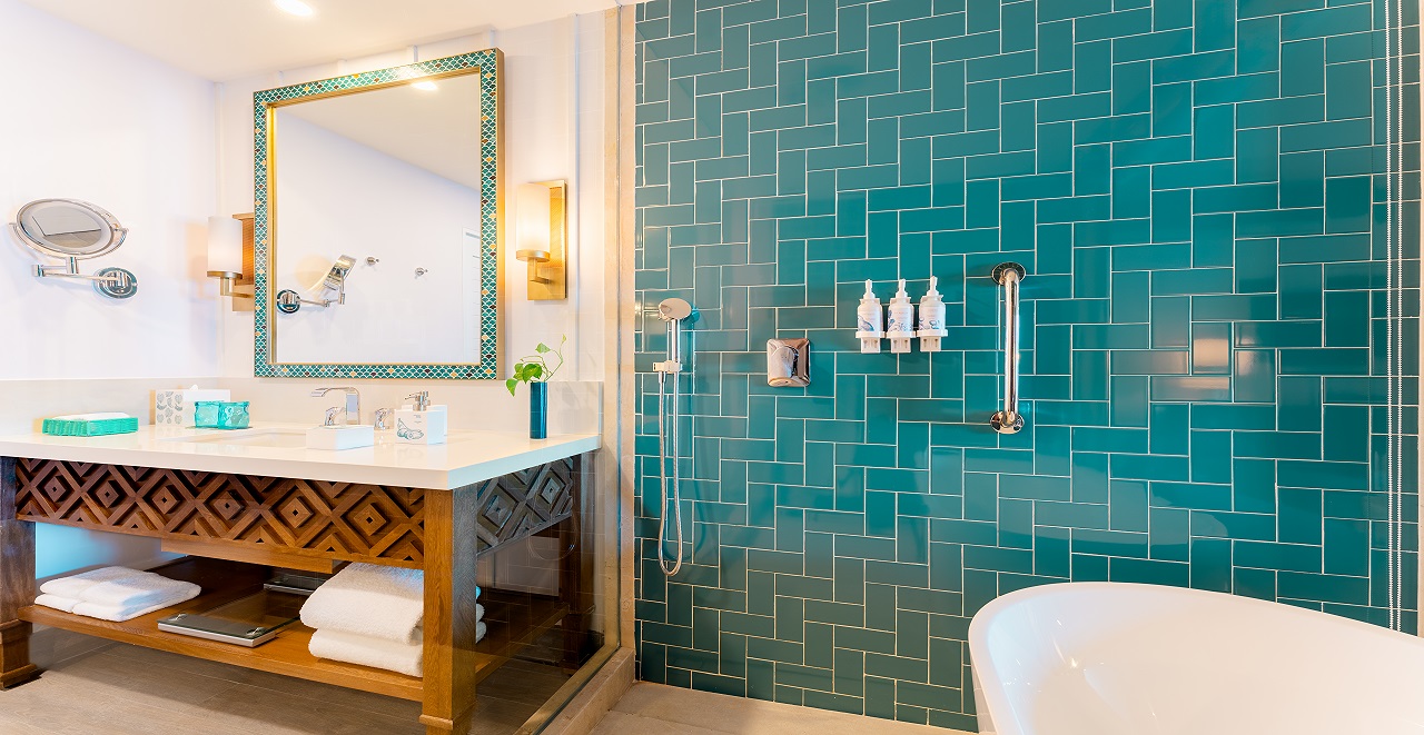 Oceanfront Paradise Studio Bathroom