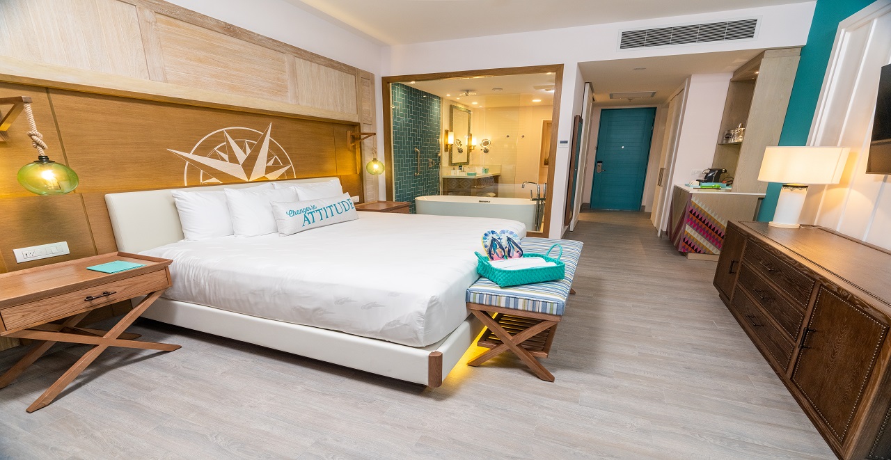 Oceanfront Paradise Studio Bedroom
