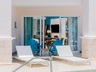 King Paradise Swim-Up Suite