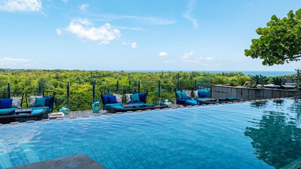 UNIQUE Pool