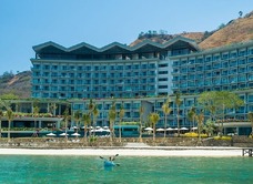 AYANA Komodo Waecicu Beach
