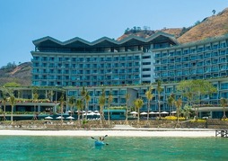 AYANA Komodo Waecicu Beach