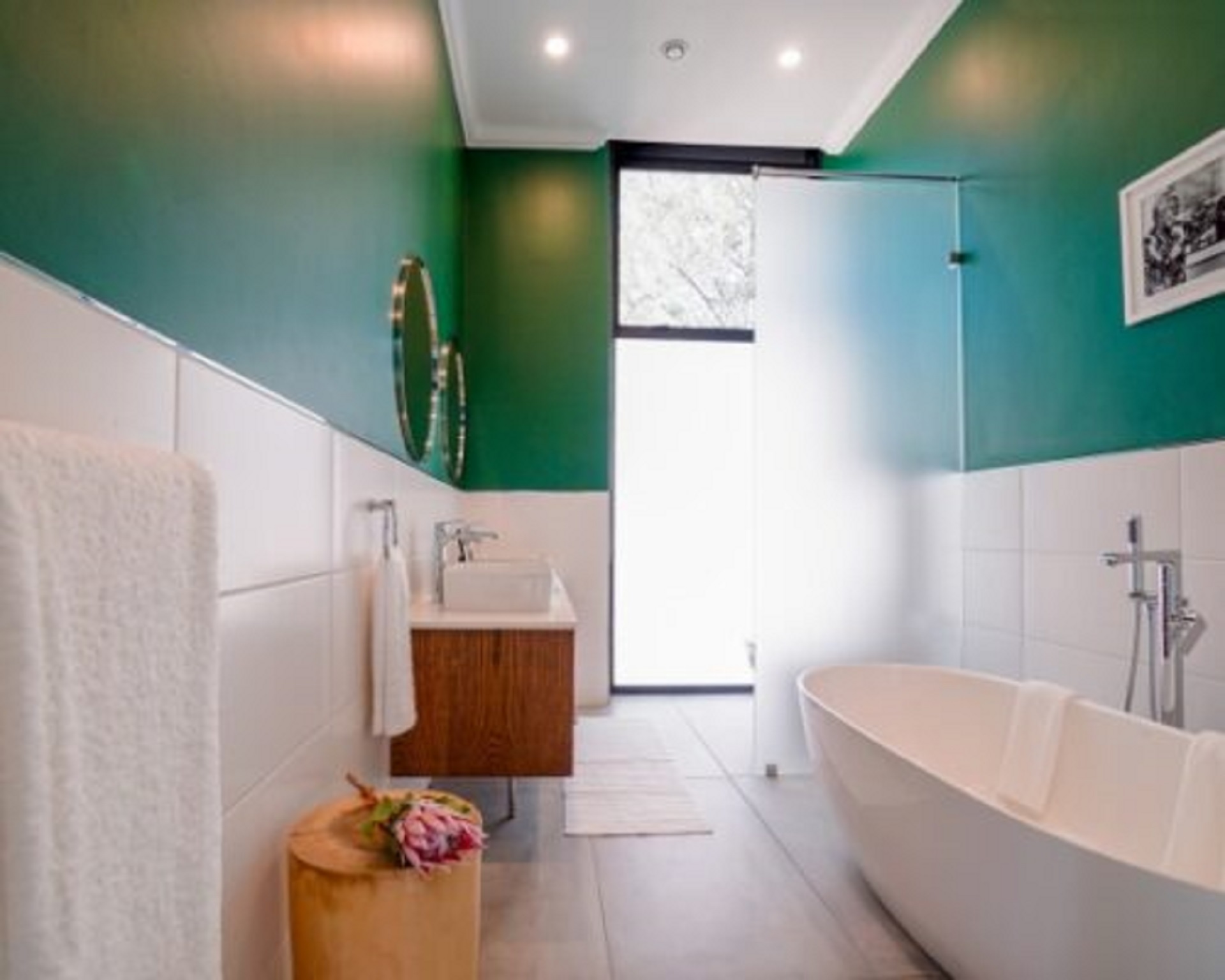 Deluxe King Bathroom