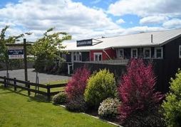 Lake Maraetai Lodge - Hostel