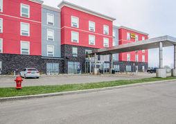 Best Western Plus Airport Inn & Suites