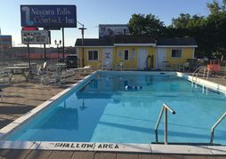 Niagara Falls Courtside Inn