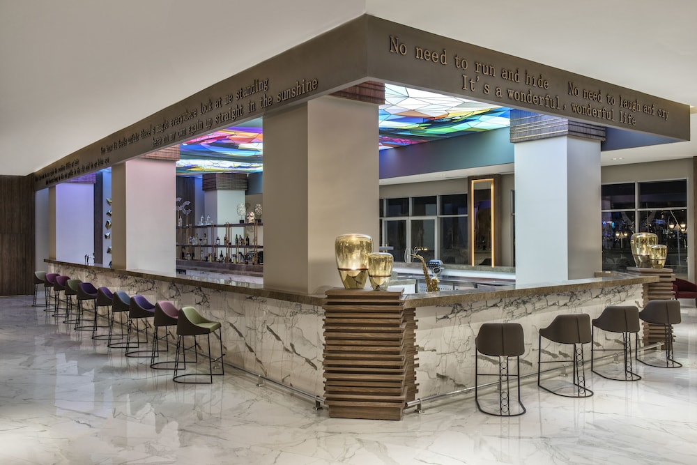 Hotel Bar