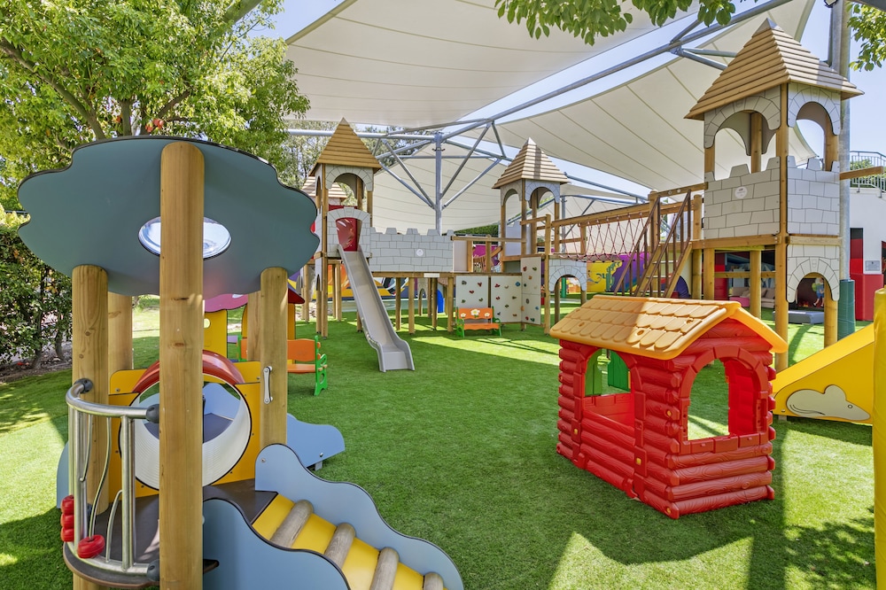 Children's play area - outdoor