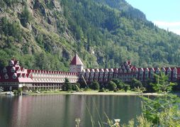 Three Valley Lake Chateau