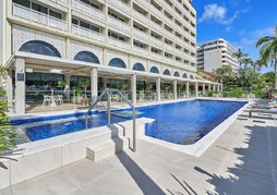 Cairns Harbourside Hotel