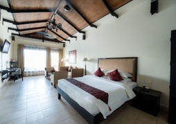 Almond Hotel Sothearos